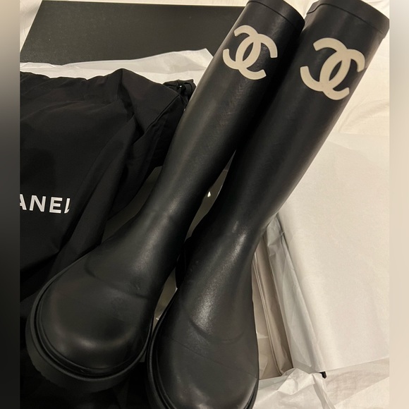 Chanel rain boots size 40 - Picture 2 of 5